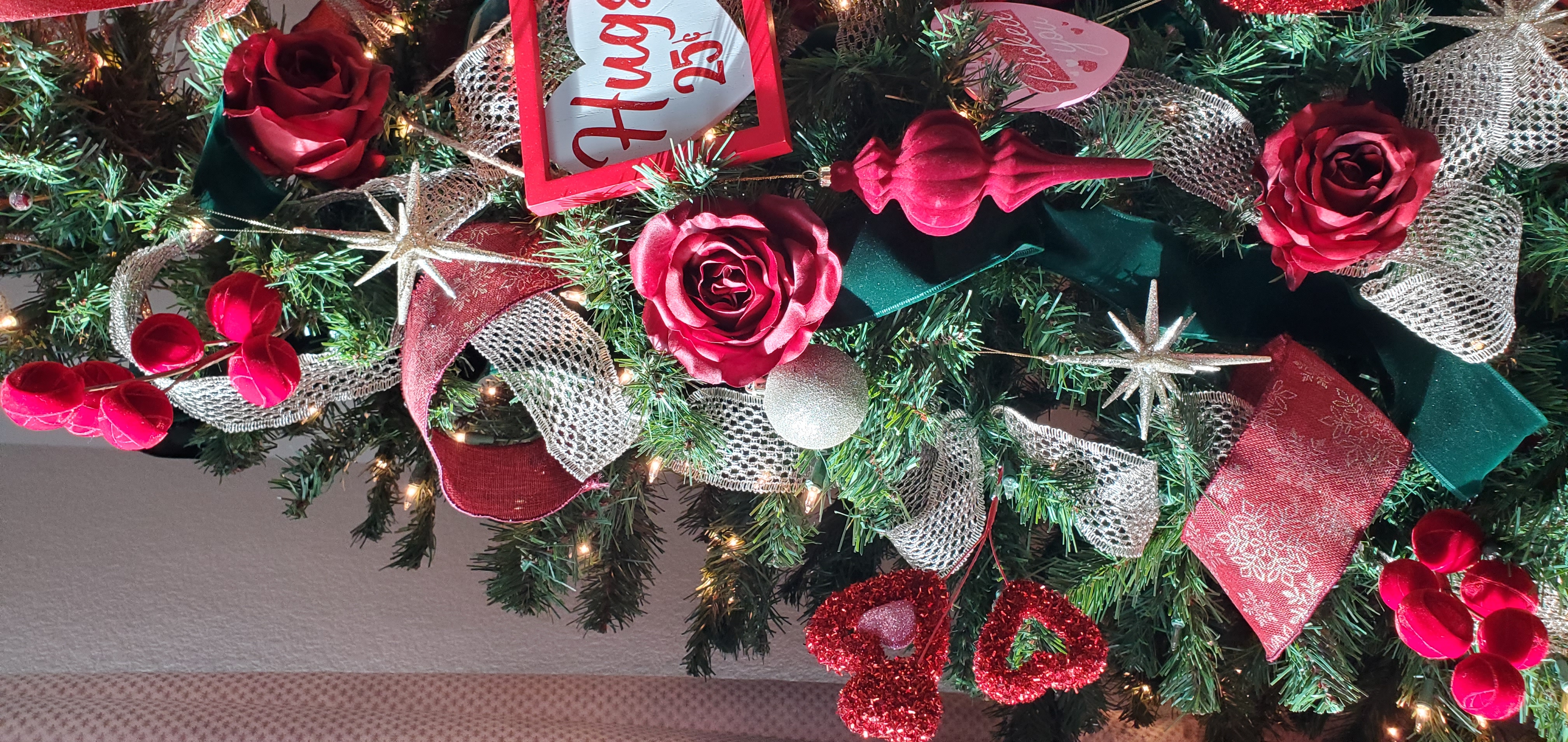 One side of a rose themed Valentine's tree